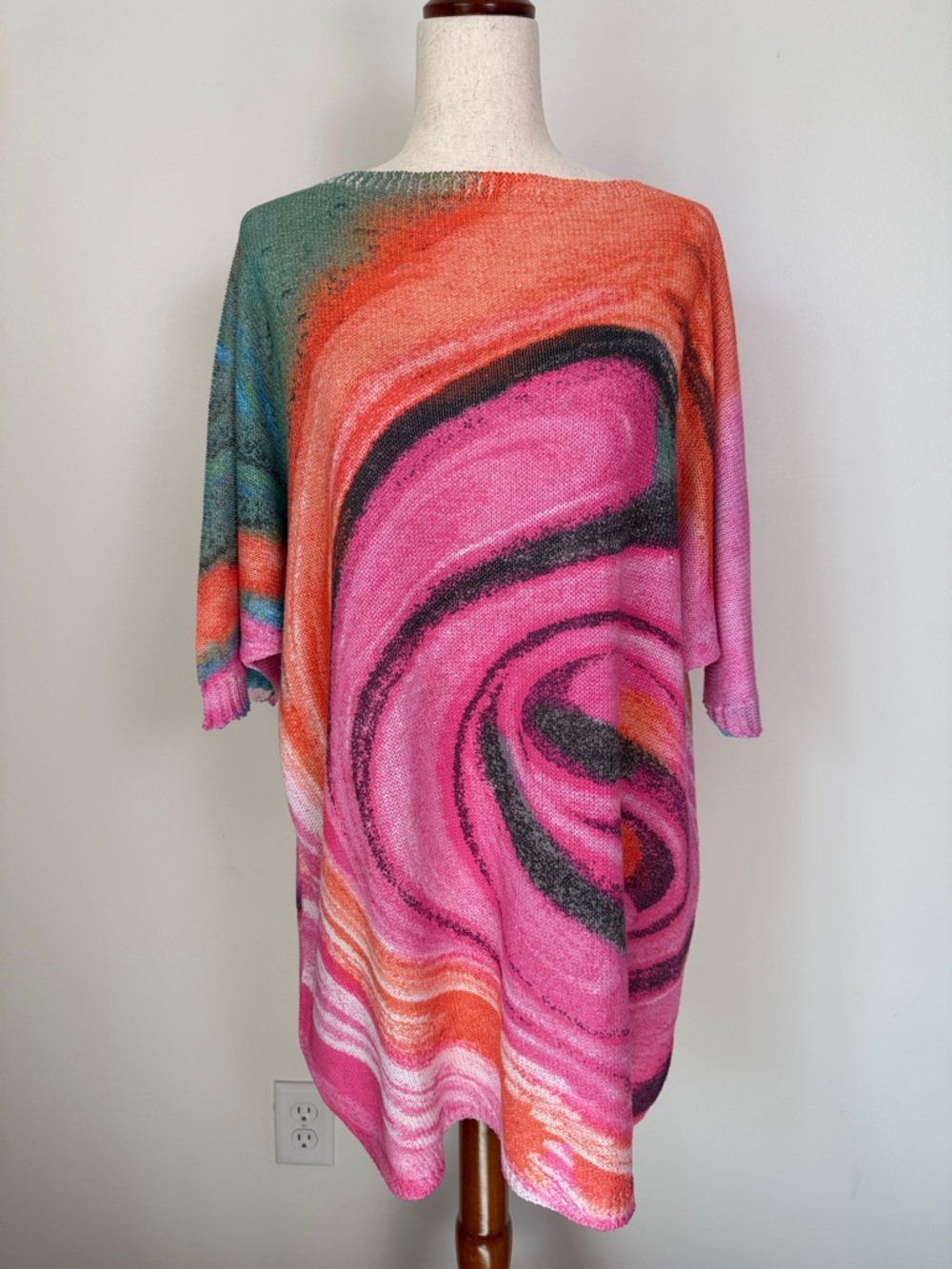 Made in Italy Abstract Swirl Knit Top in Pink and Orange